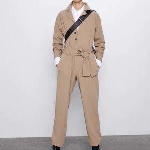 NWT. Missing belt. Fashion Jumpsuit Beige Safari Size M